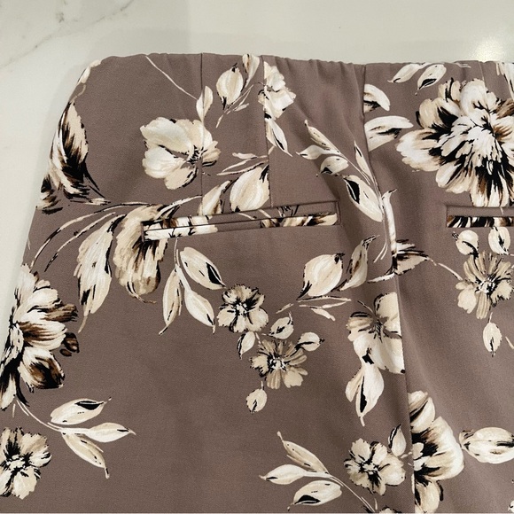 NWOT! J.Jill Woman’s Floral Print Pants w. Elastic Waistband - Picture 15 of 16
